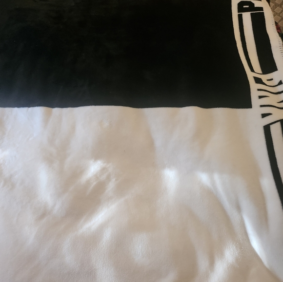 RARE Victorias Secret PINK cheetah sherpa blanket - Picture 5 of 13